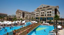 CRYSTAL PALACE LUXURY RESORT & SPA