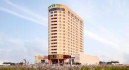 Holiday Inn and Suites Dubai Science Park