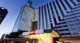Ibis Paris La Defense Centre
