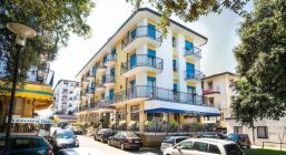 Hotel Azzorre или подобен
